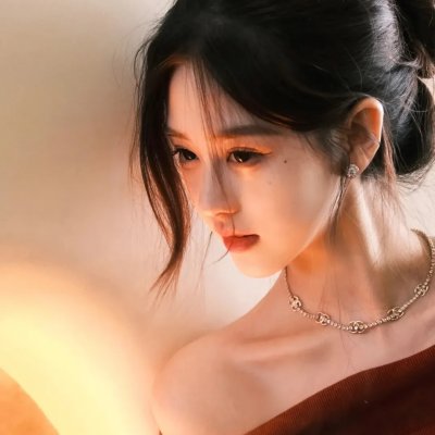 女孩的钓鱼慢活